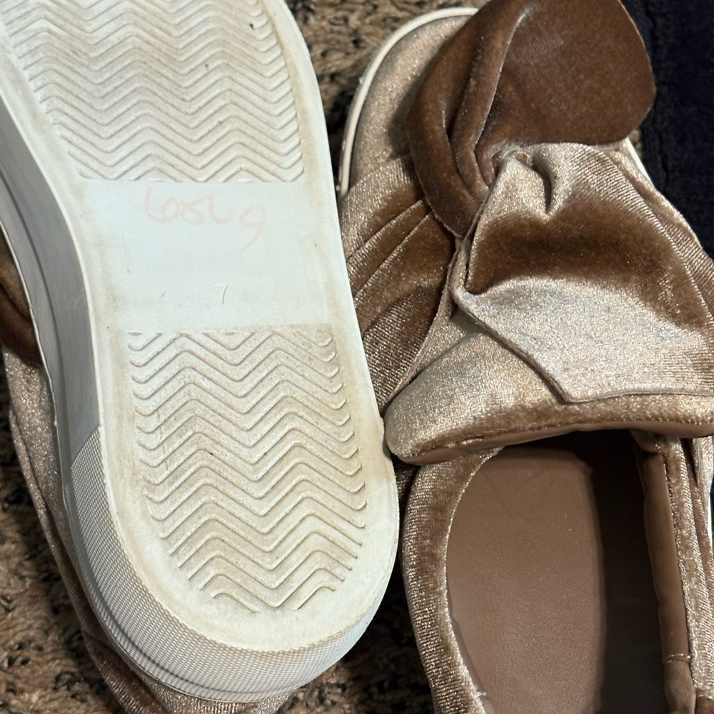 Alex + Alex Velvet Bow Platform Tennis Shoes Hello Fall 😍 - Picture 6 of 10